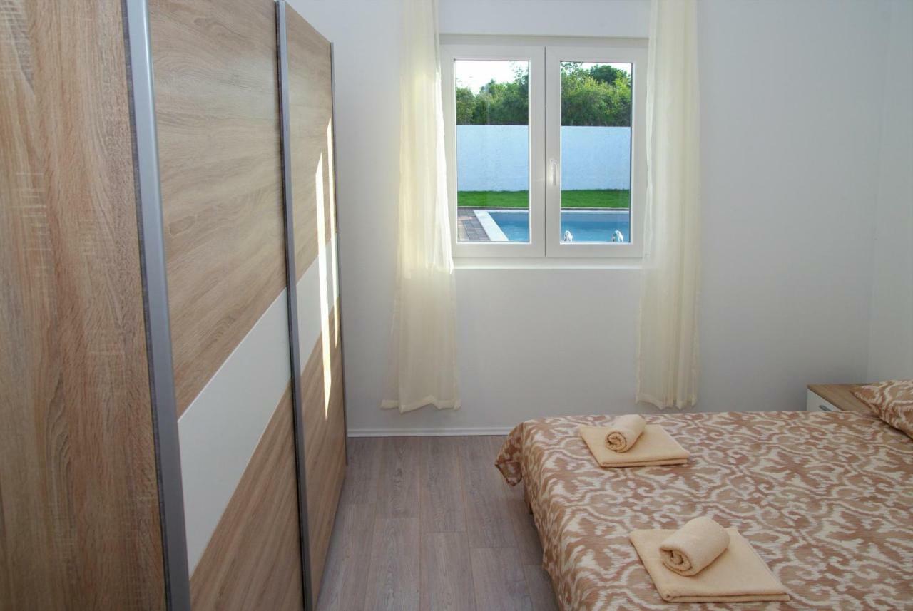 Holiday Home Luka Задар Екстер'єр фото