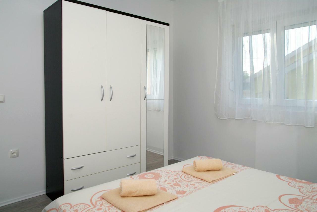 Holiday Home Luka Задар Екстер'єр фото