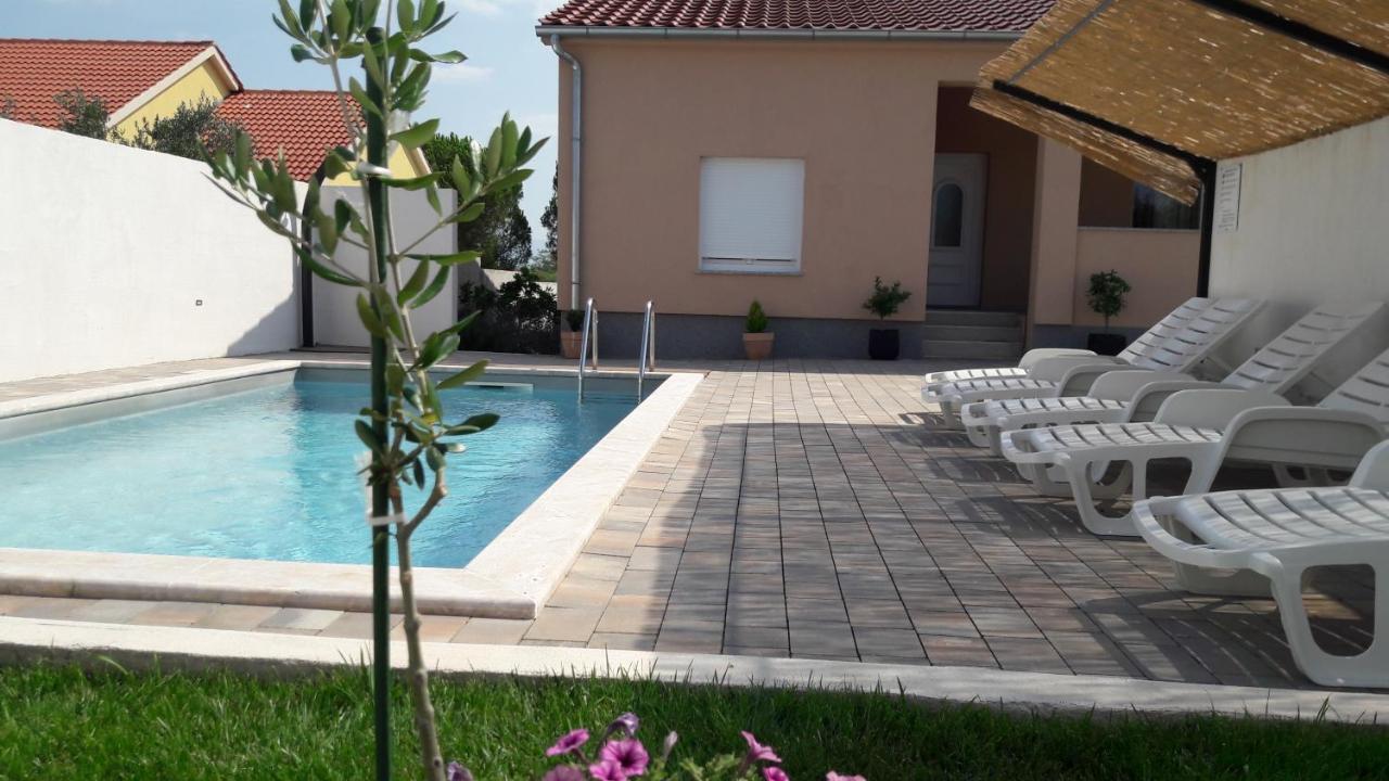 Holiday Home Luka Задар Екстер'єр фото